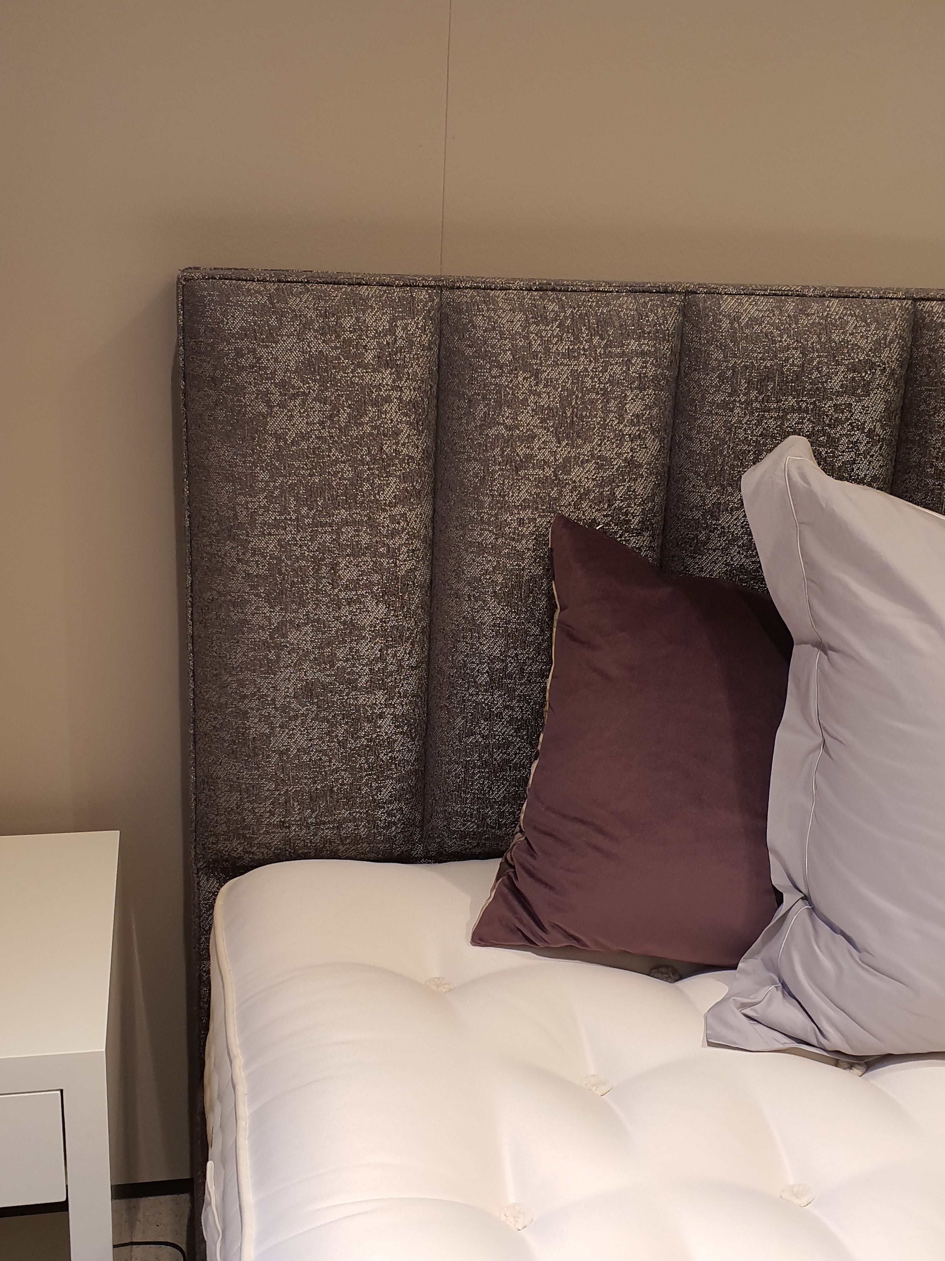 VI SPRING Bett